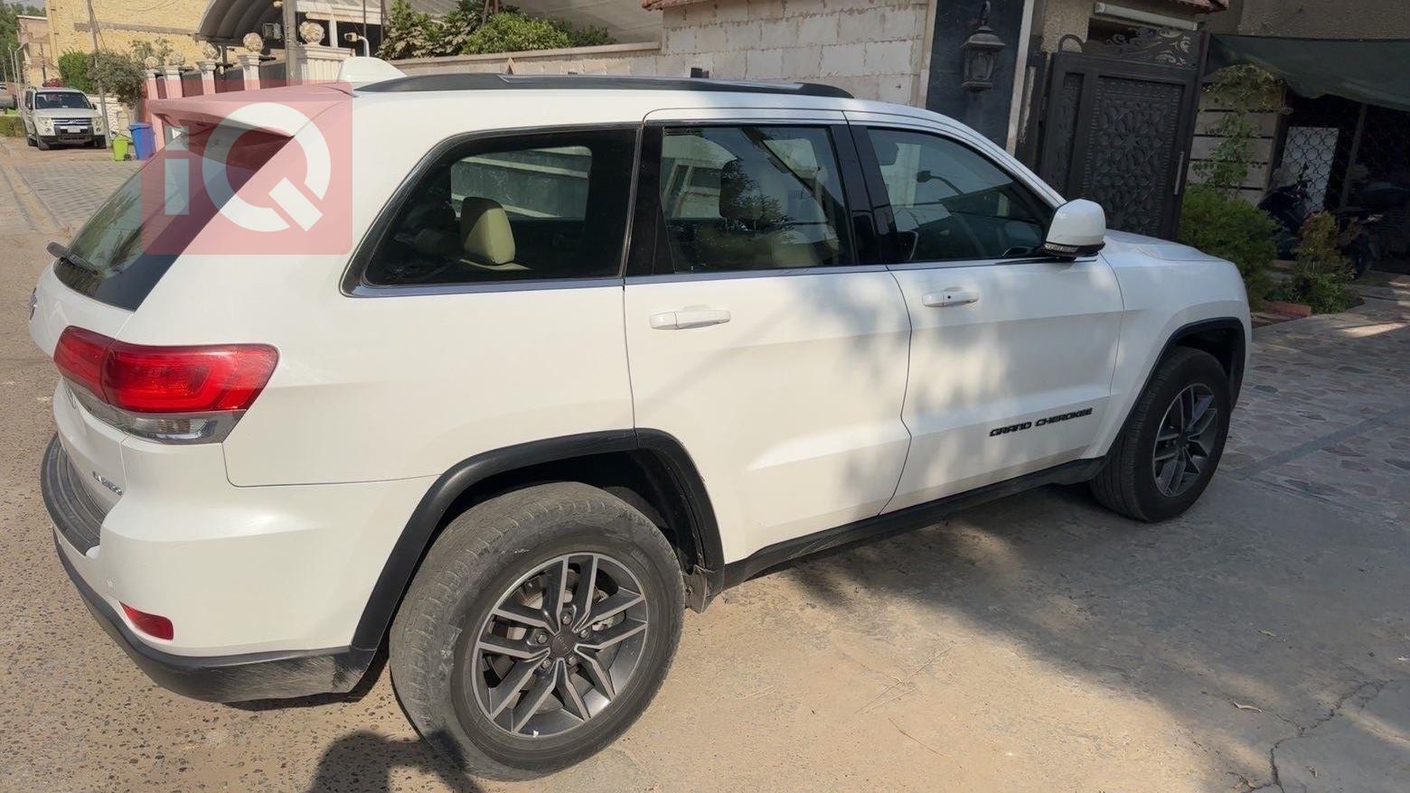 جیپ گراند شیرۆکی